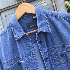 Lizwear Ladies Denim Button-down Shirt Size Medium